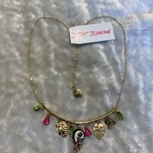 ☘️NWT Betsey Johnson Toucan Shaky Charm Necklace